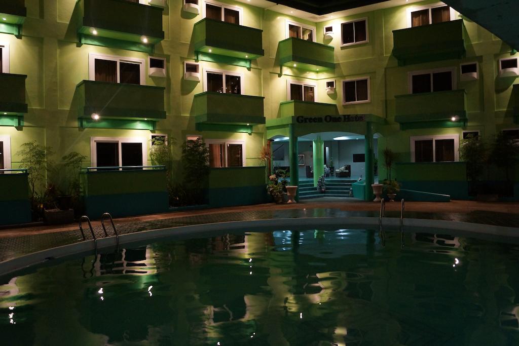 Green One Hotel Isla de Mactán Exterior foto