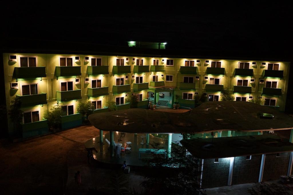 Green One Hotel Isla de Mactán Exterior foto